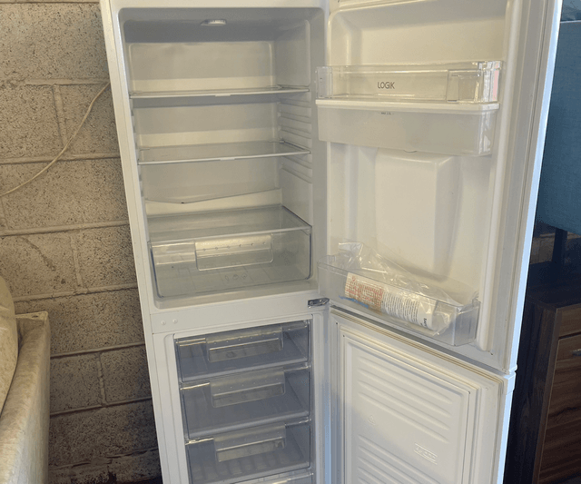 Logik Fridge Freezer U1065