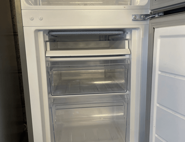Logik Fridge Freezer U1065