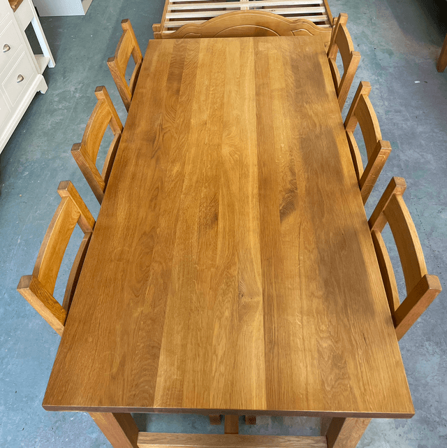Laura Ashley Solid Oak Dining Table Including 6 Chairs