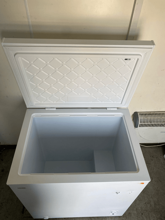 Logic Chest Freezer #U1196