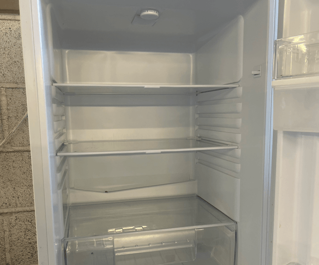 Logik Fridge Freezer U1065